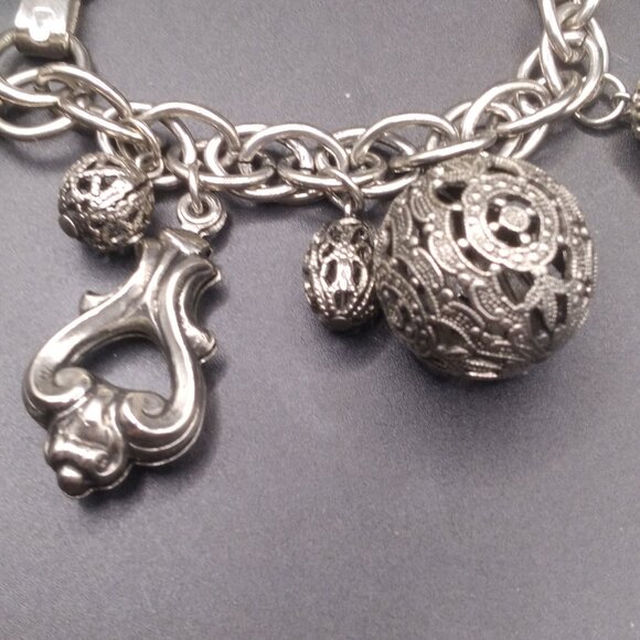 Vintage Etruscan Filigree Silver tone metal Charm 7 1/2'' Bracelet - Picture 2 of 5